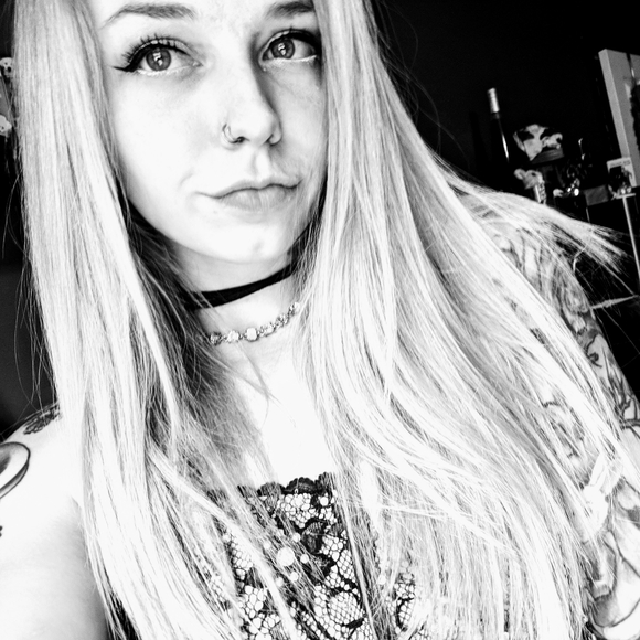 Meet your Posher, Randi - Picture 1 of 1